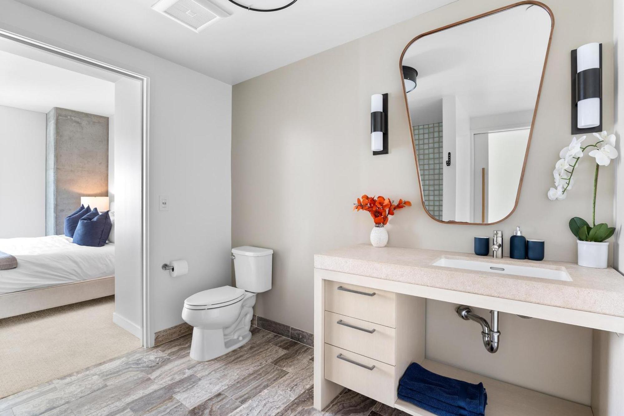 Rooftop Pool Modern 2br, 2ba - Panoramic Hollywood Views