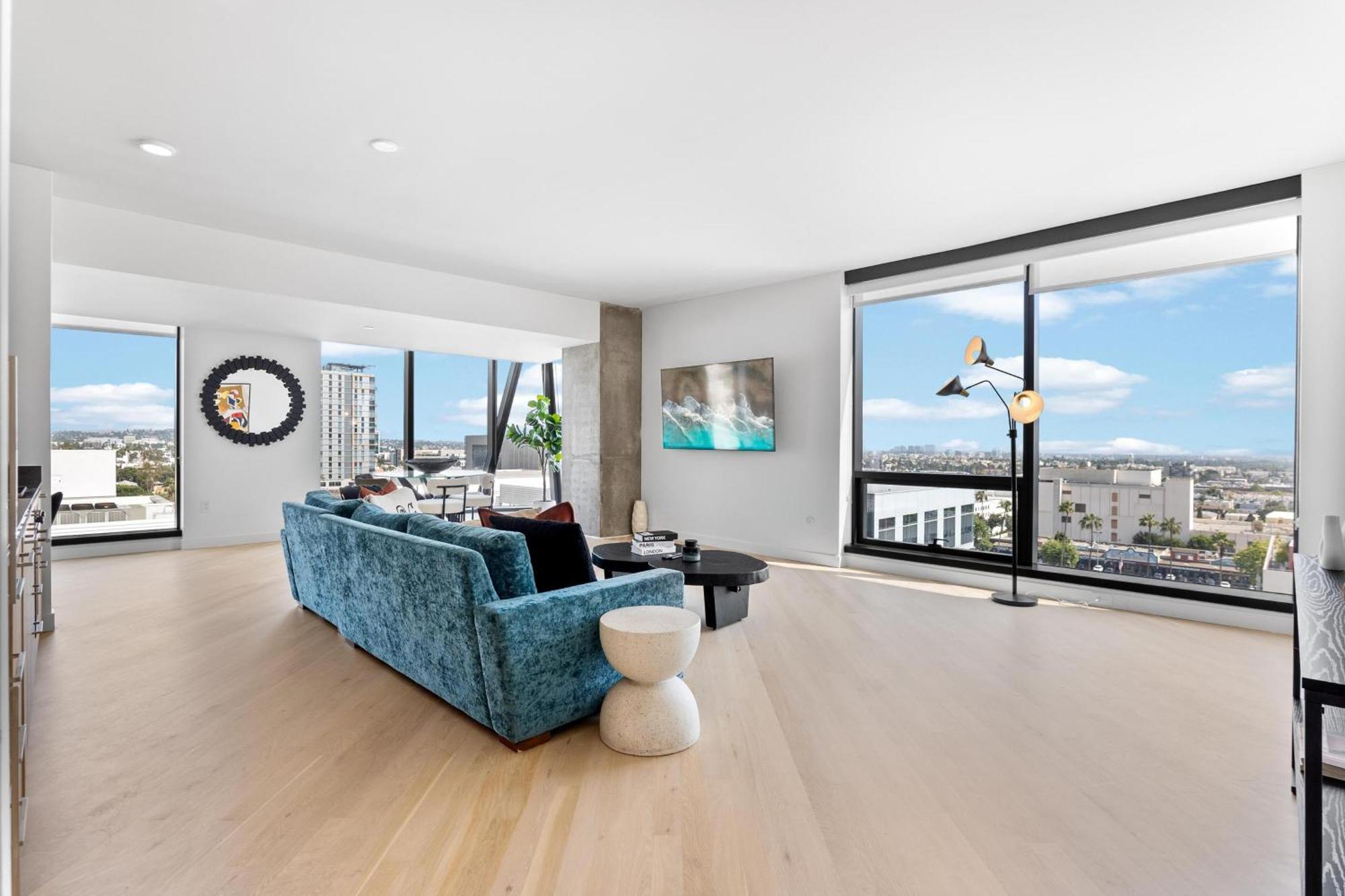 Apartment Rooftop Pool Modern 2br, 2ba - Panoramic Hollywood Views *