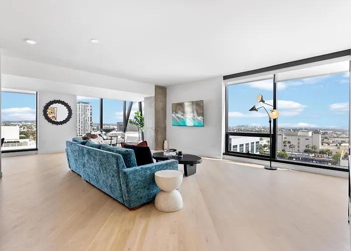 Rooftop Pool Modern 2Br, 2Ba - Panoramic Hollywood Views
